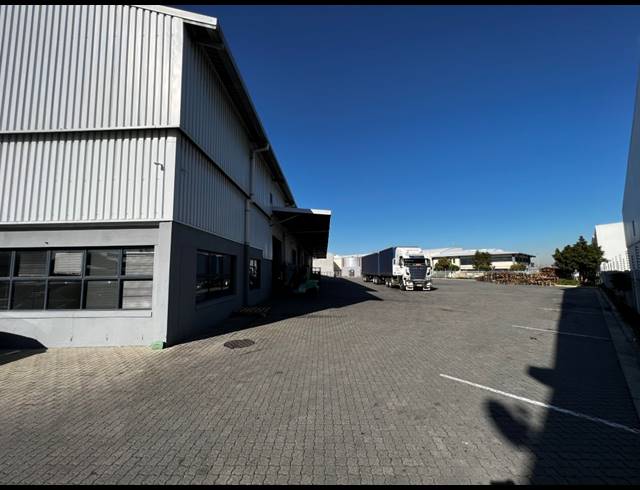 3,938M² WAREHOUSE TO LET IN AIRPORT INDUSTRIA